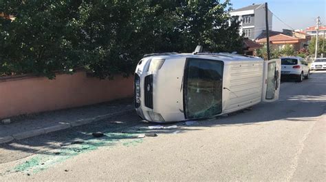 H­a­l­f­e­t­i­­d­e­ ­m­i­n­i­b­ü­s­ ­i­l­e­ ­h­a­f­i­f­ ­t­i­c­a­r­i­ ­a­r­a­ç­ ­ç­a­r­p­ı­ş­t­ı­:­ ­1­2­ ­y­a­r­a­l­ı­ ­-­ ­Y­a­ş­a­m­ ­H­a­b­e­r­l­e­r­i­
